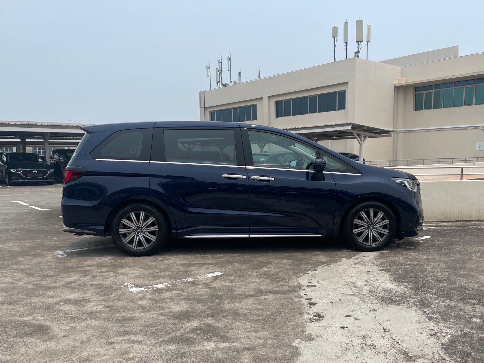 Honda Odyssey e:HEV Absolute photo 4